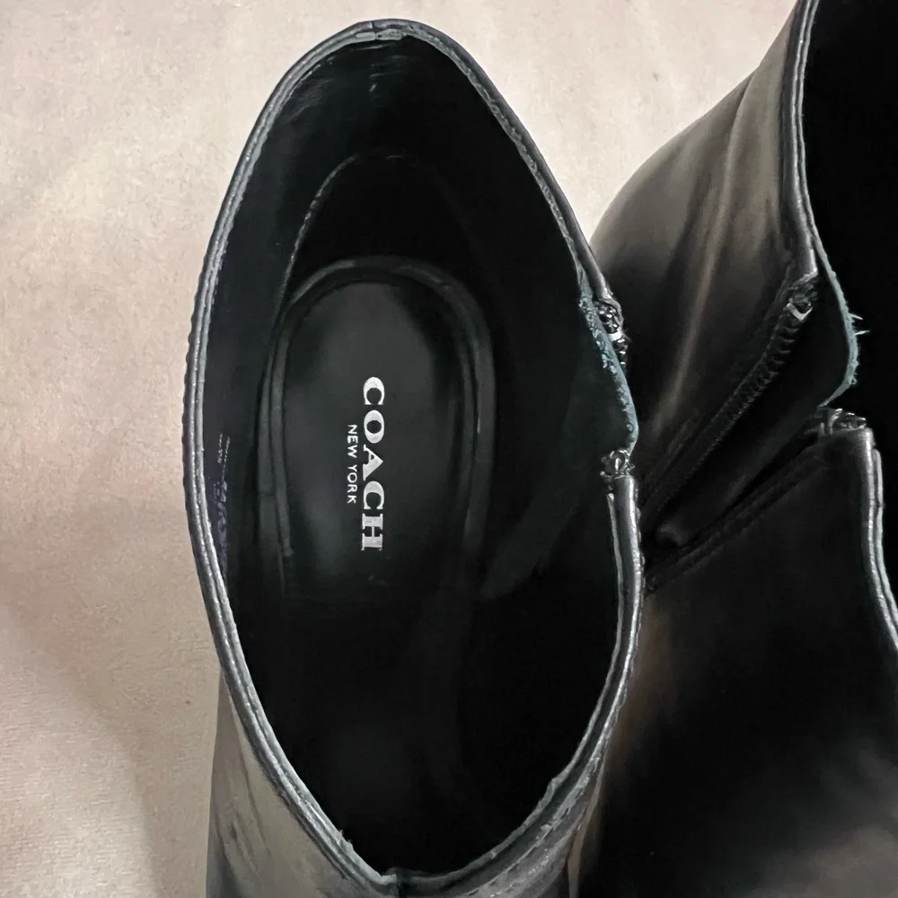 🖤✨ COACH New York Black Leather Chain Peep Toe Booties Heels 8B ✨🖤